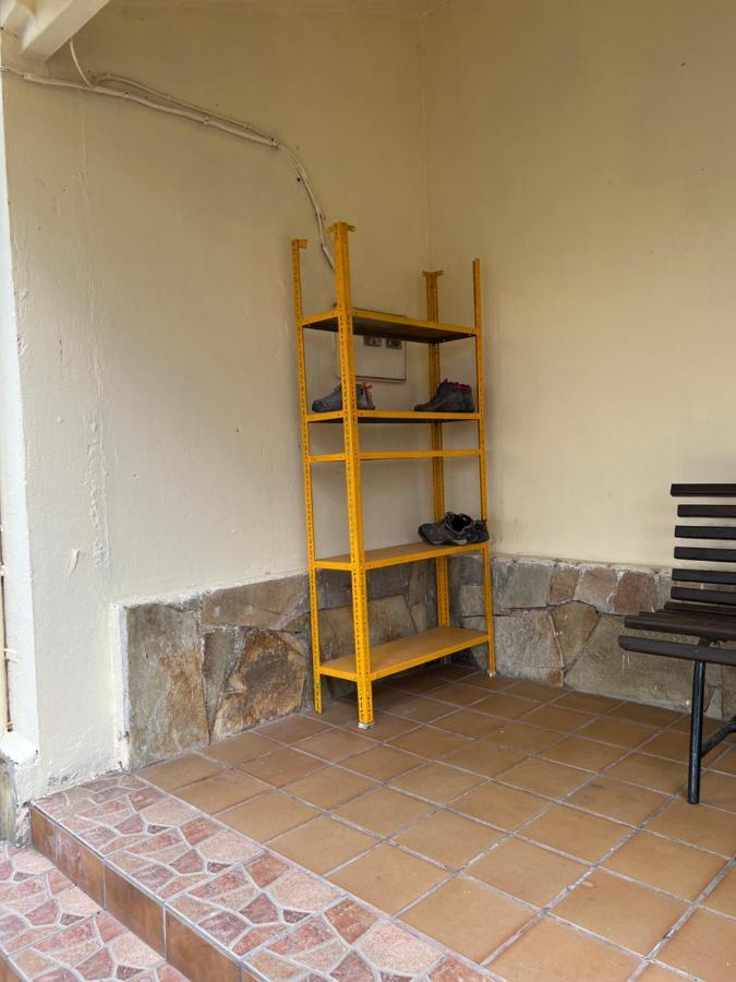 Albergue Municipal Hostel San Martín del Camino Exterior foto