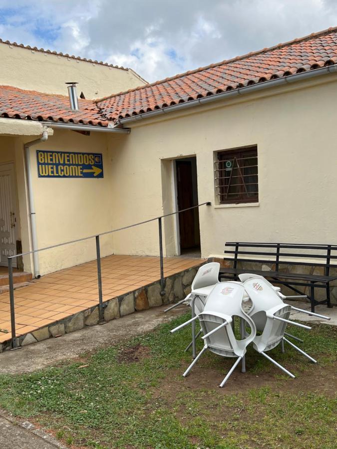 Albergue Municipal Hostel San Martín del Camino Exterior foto